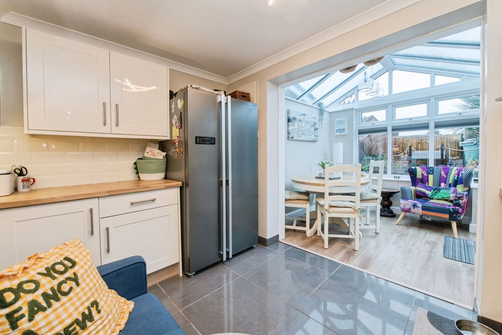 Property photo 3 of 19 Pbox-Img.Jpg