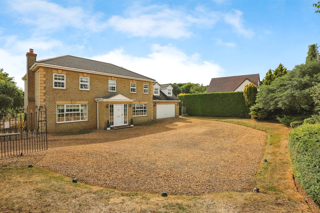 Property photo 1 of 22