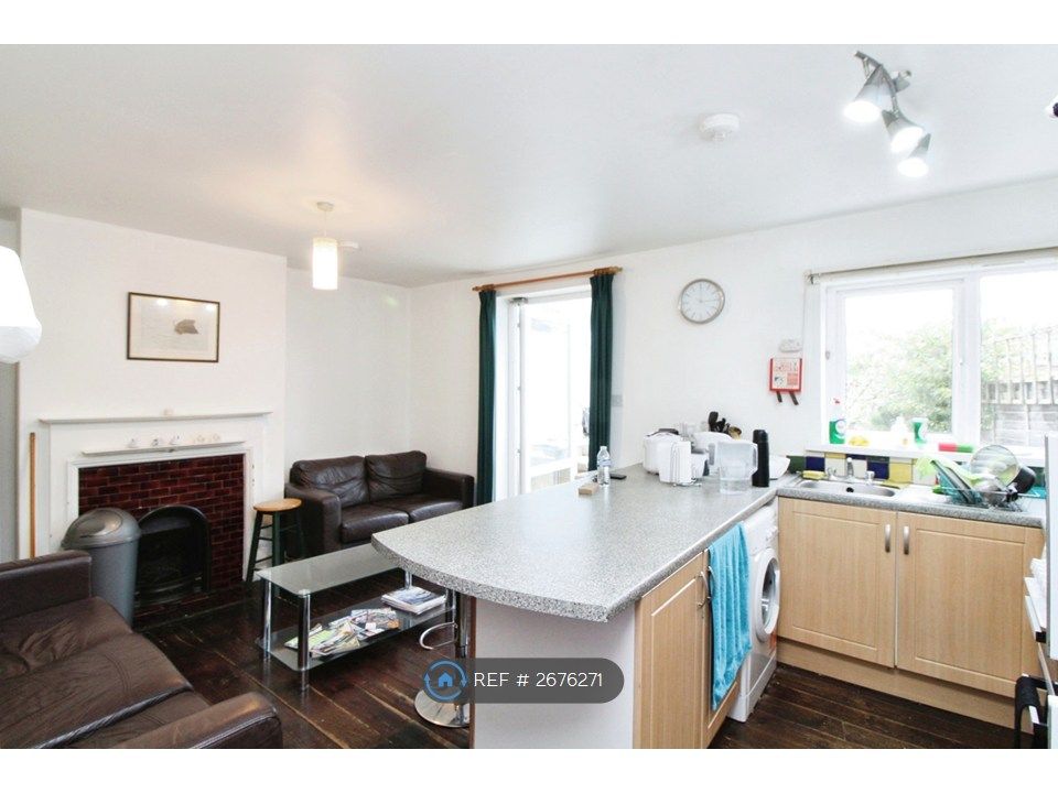 Property photo 3 of 21