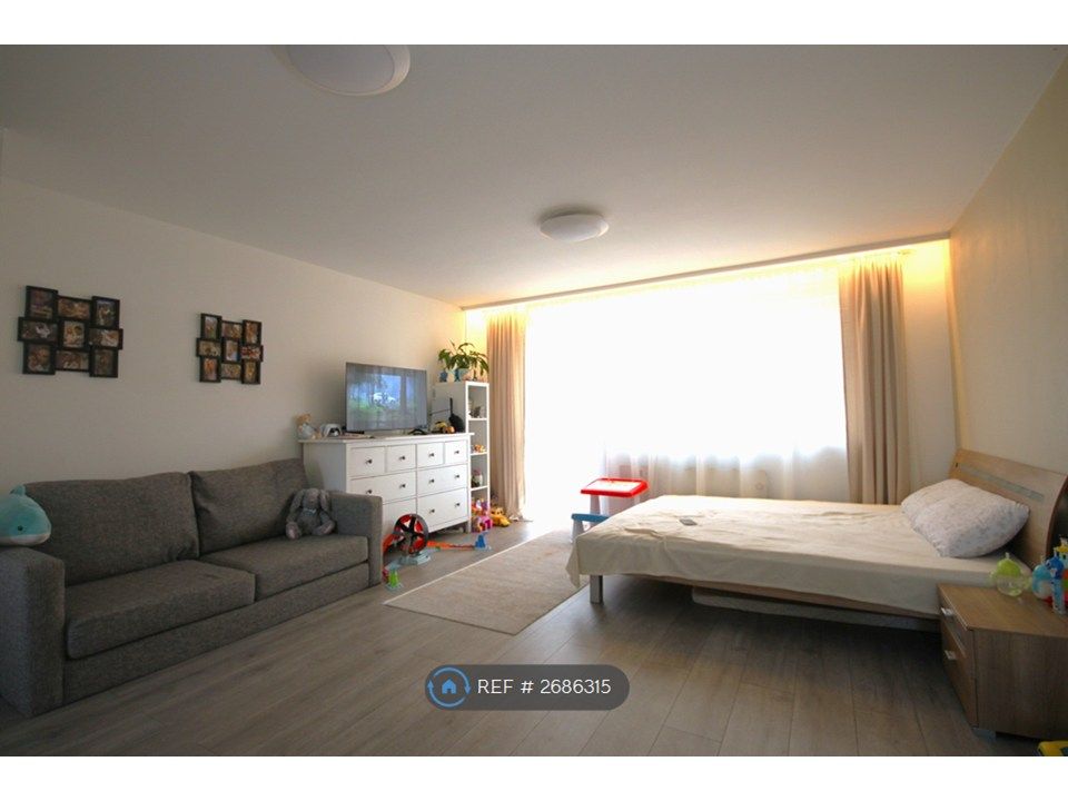 Property photo 3 of 5