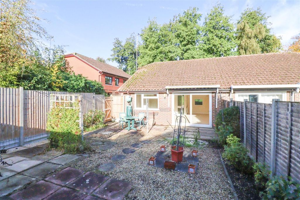 Property photo 2 of 16 Garden