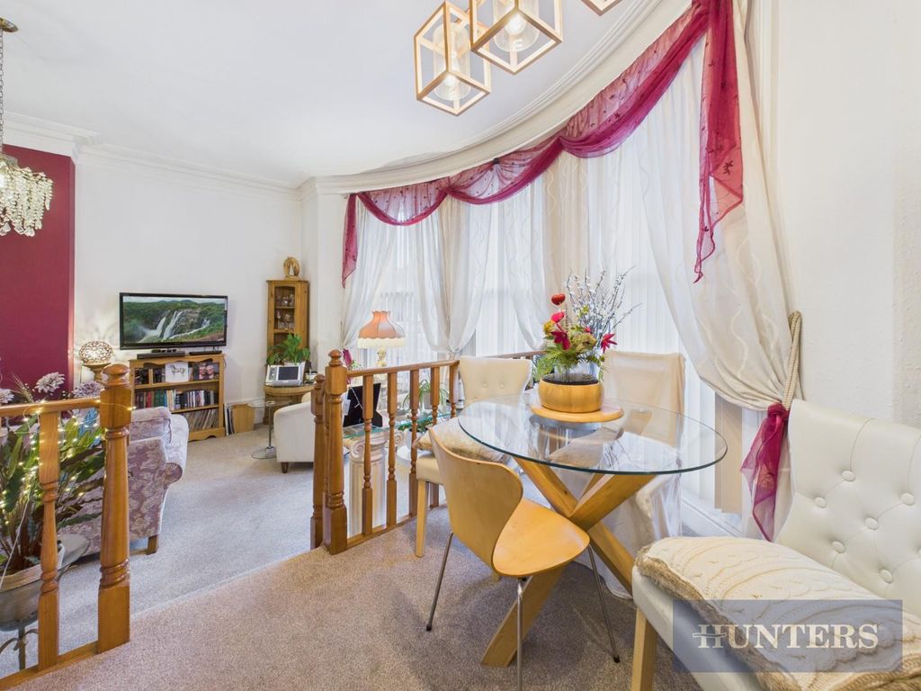 Property photo 3 of 16 Cam05316G0-Pr0317-Still004.Jpg