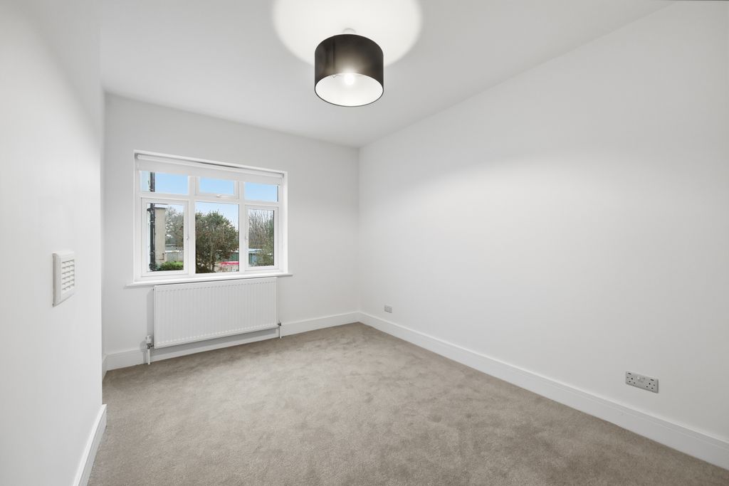 Property photo 2 of 10 2.Lounge.Jpg