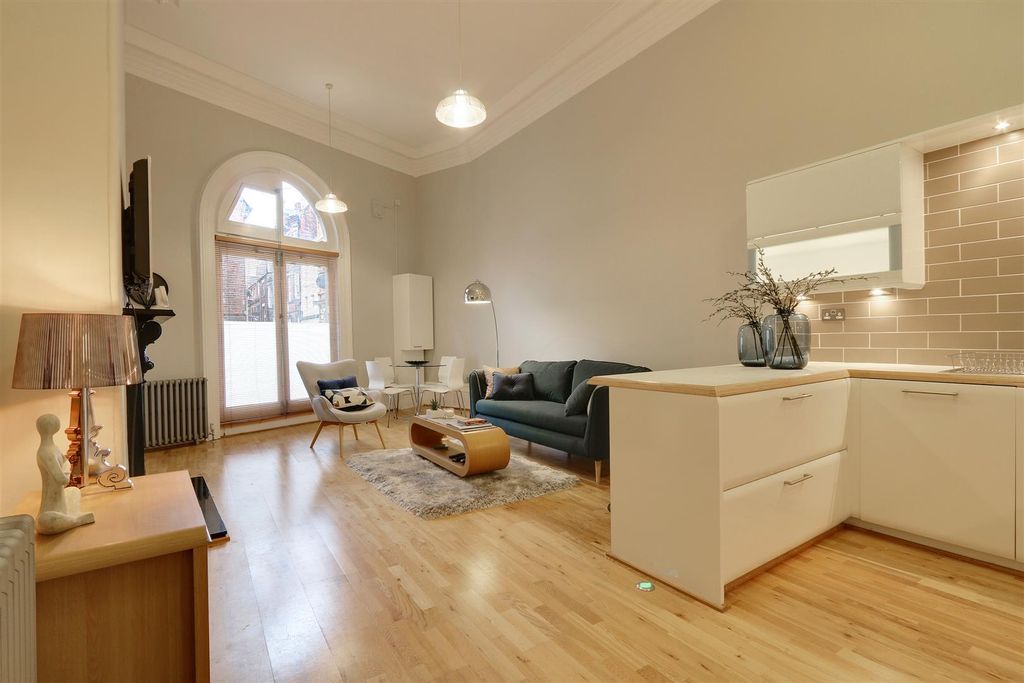 Property photo 2 of 12 E.Jpg