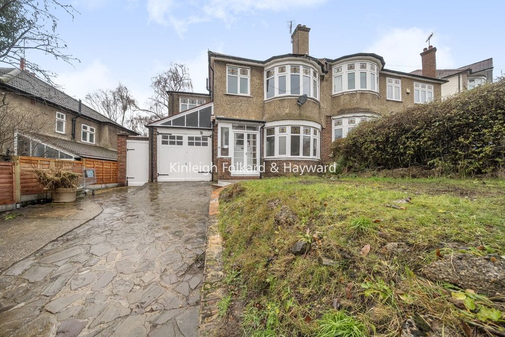 Property photo 3 of 21 External