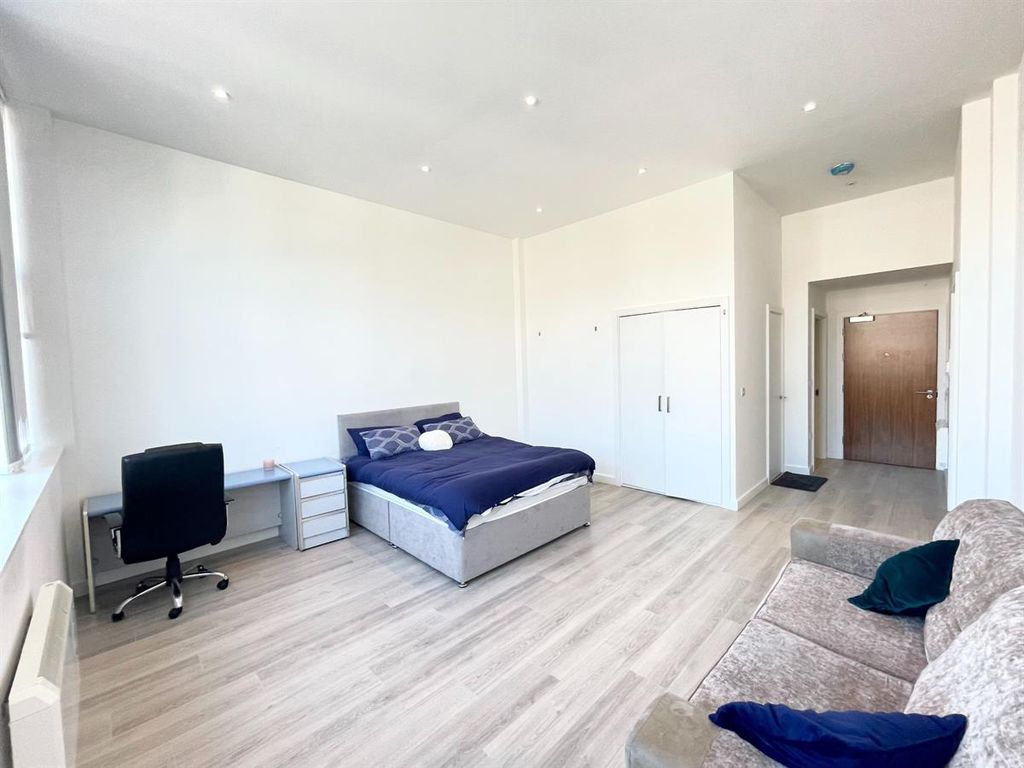 Property photo 3 of 8