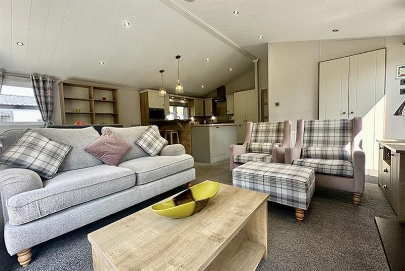 Property photo 2 of 5 East Midlands
