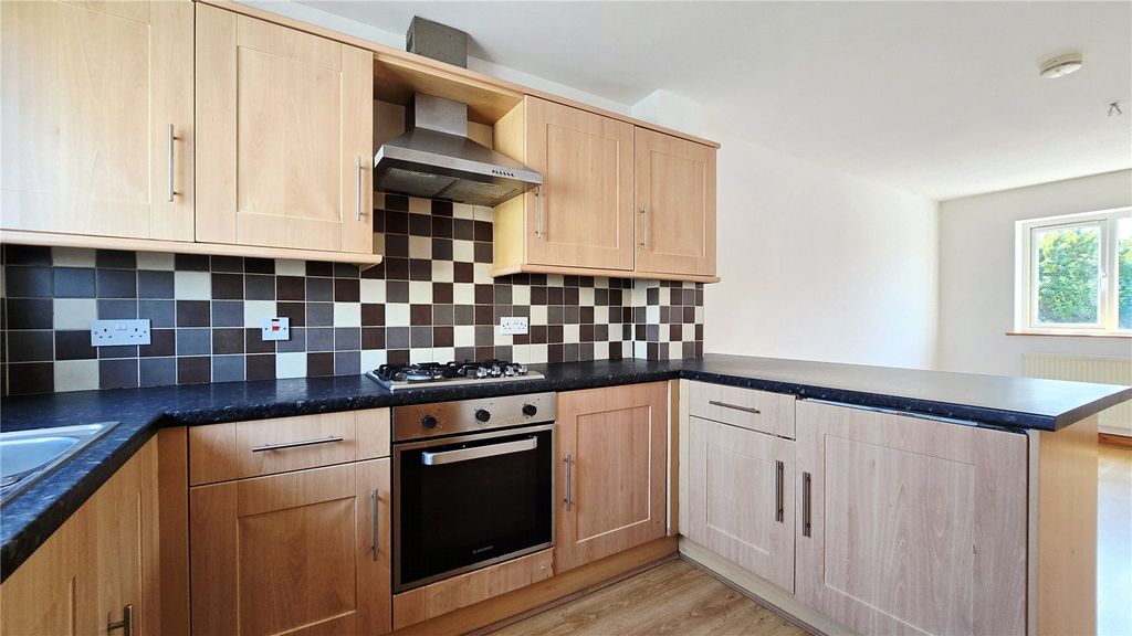 Property photo 2 of 13 Picture No. 21