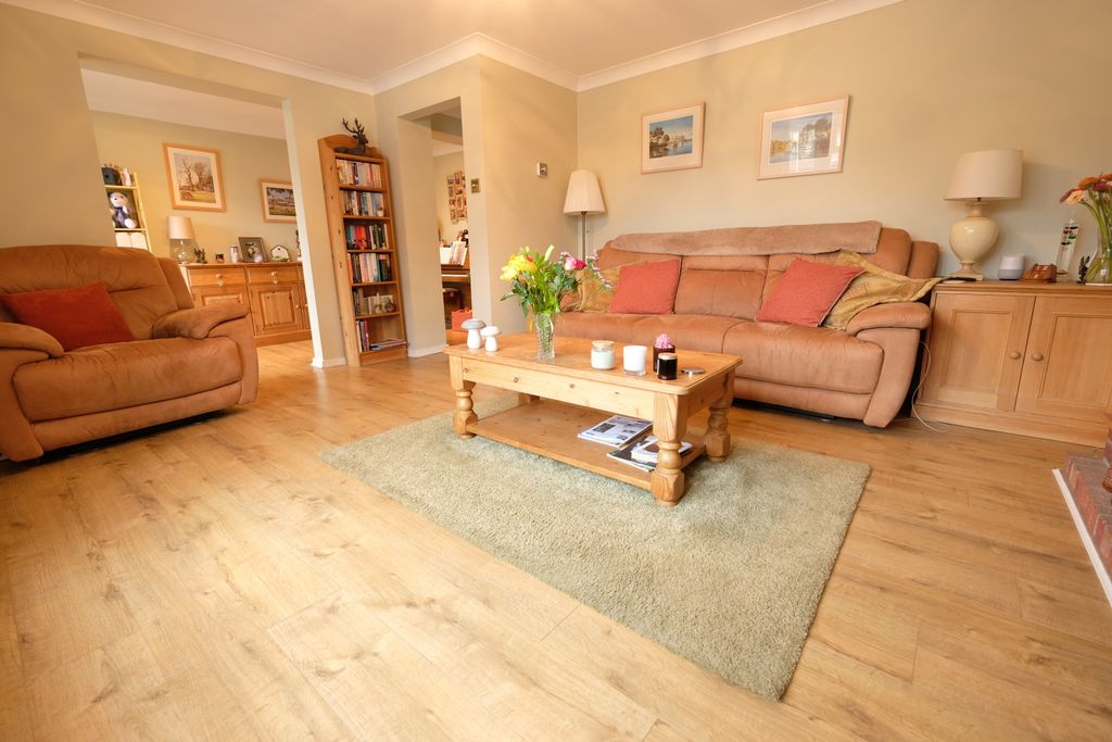 Property photo 3 of 14 Sitting Room