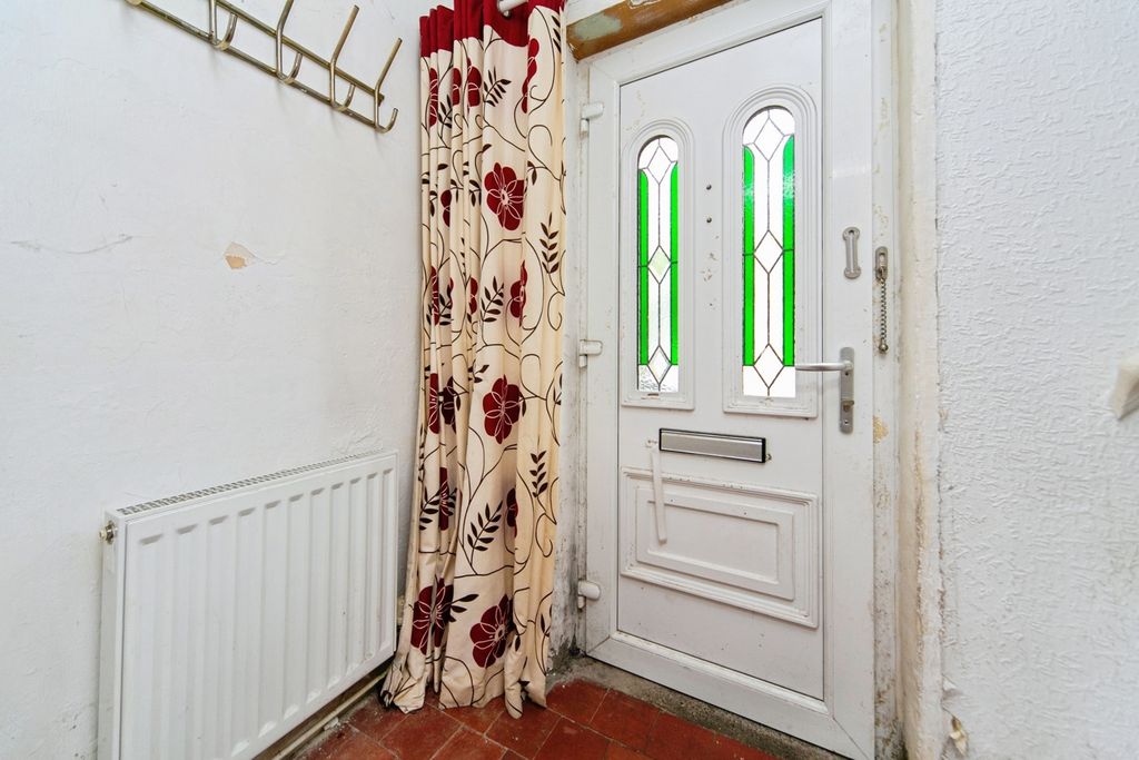 Property photo 2 of 17 Photo