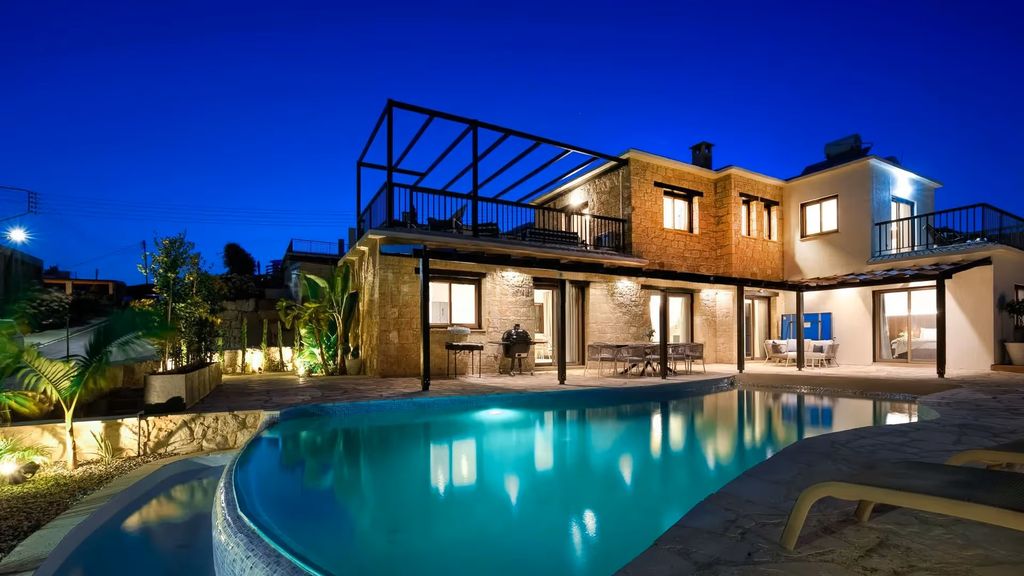 Property photo 3 of 20