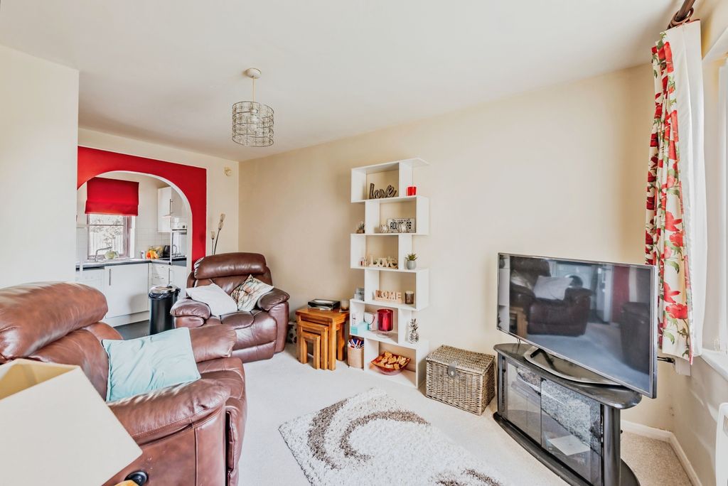 Additional image 5 of 1 bed property for saleHigh Street, Lingfield RH7