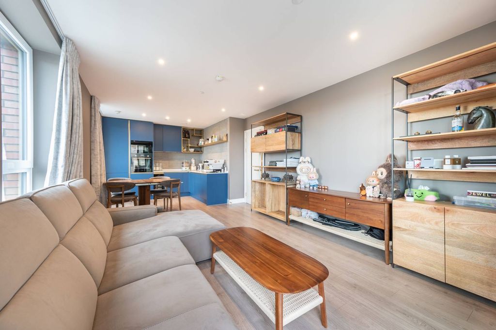 Property photo 2 of 20