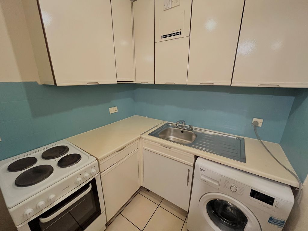 Property photo 2 of 3