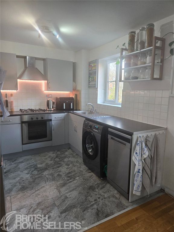 Property photo 3 of 9 Picture No. 21