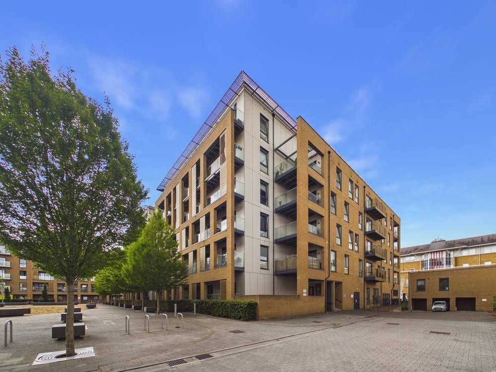 Property photo 1 of 12 Giraffe360-Still012