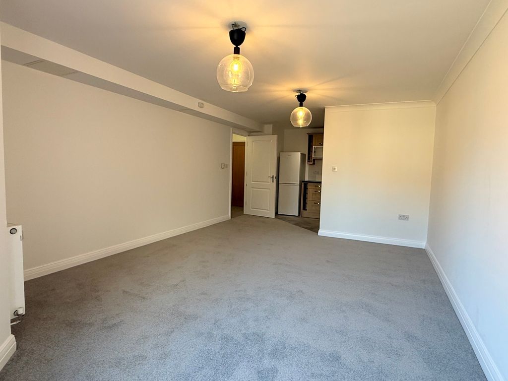 Property photo 2 of 7 Picture No. 21