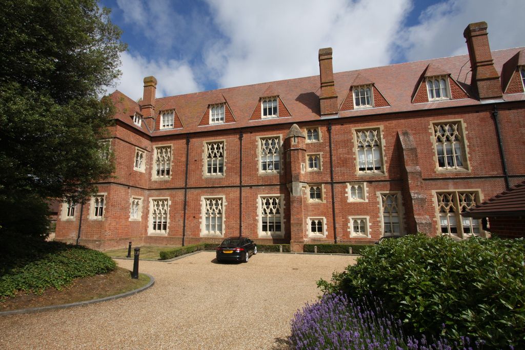 Property photo 1 of 11