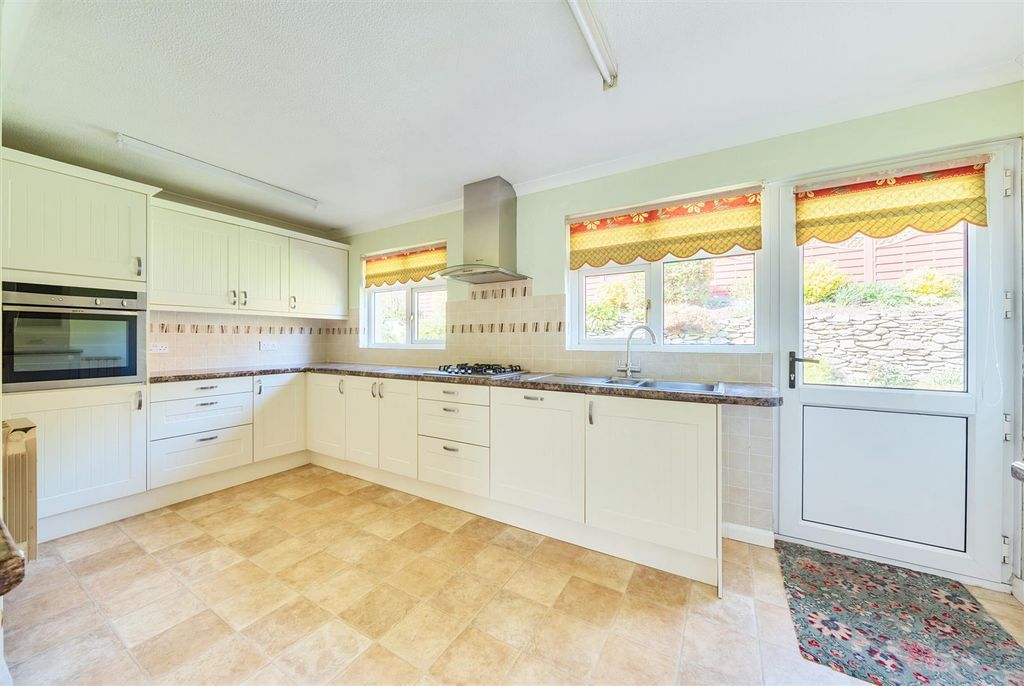 Property photo 2 of 17 4.Jpg