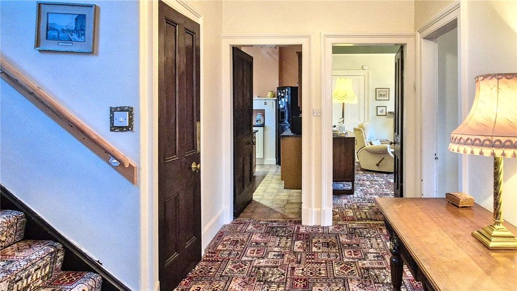 Property photo 3 of 24 Picture No. 01