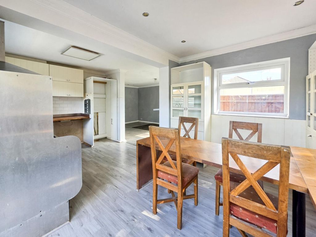 Property photo 3 of 11 Dining Room