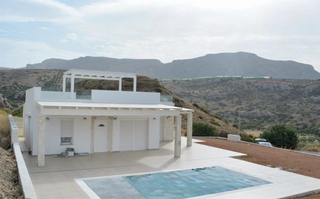 Property photo 2 of 35