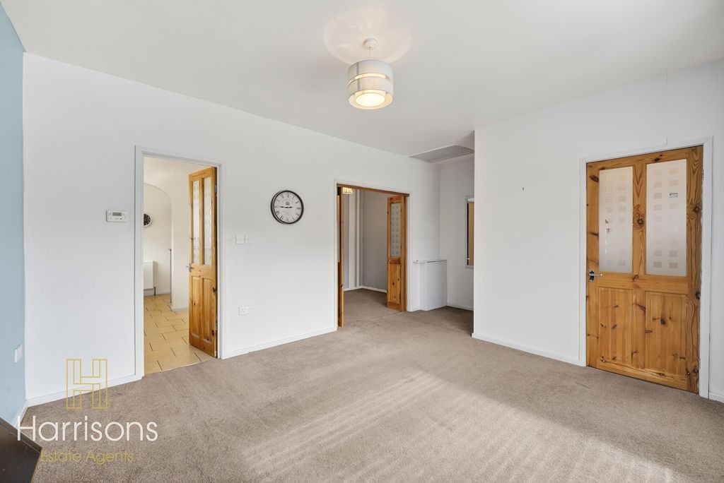 Property photo 2 of 26 4880042