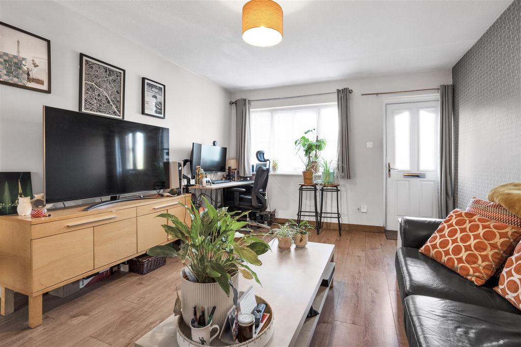 Property photo 2 of 12 Living Room