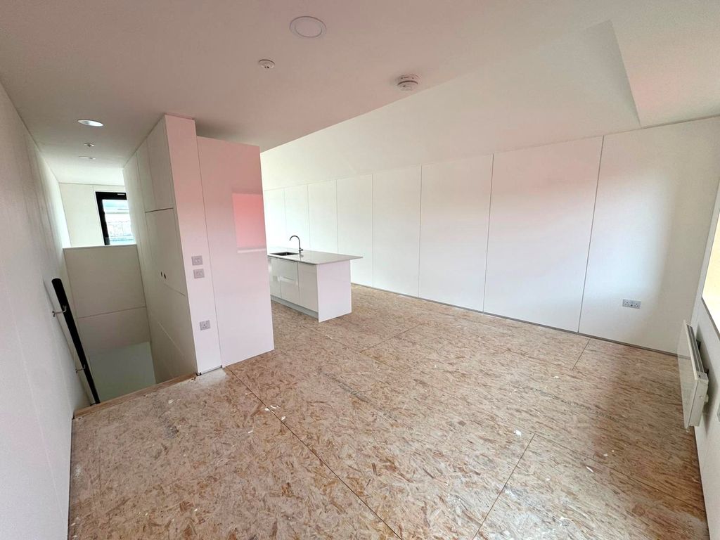 Property photo 2 of 15 Image