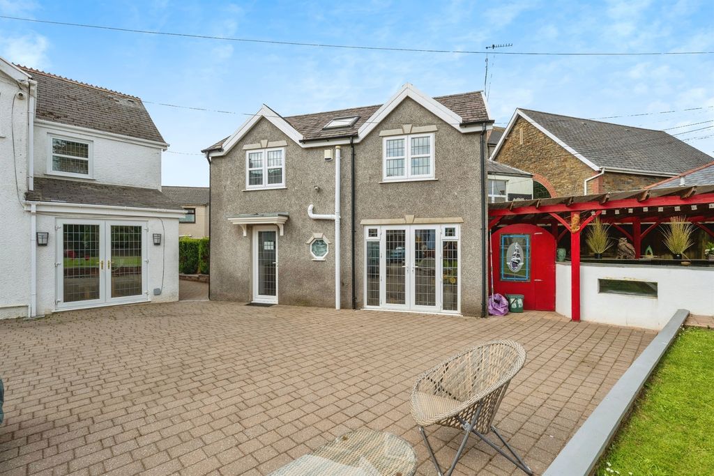 Property photo 2 of 34