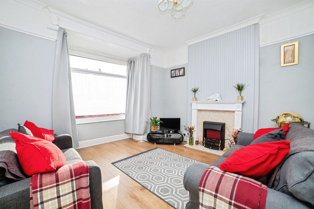 Property photo 2 of 17