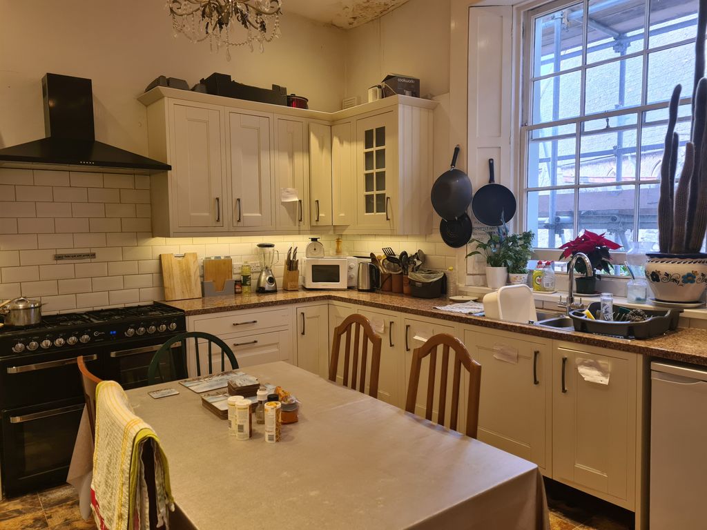 Property photo 3 of 3