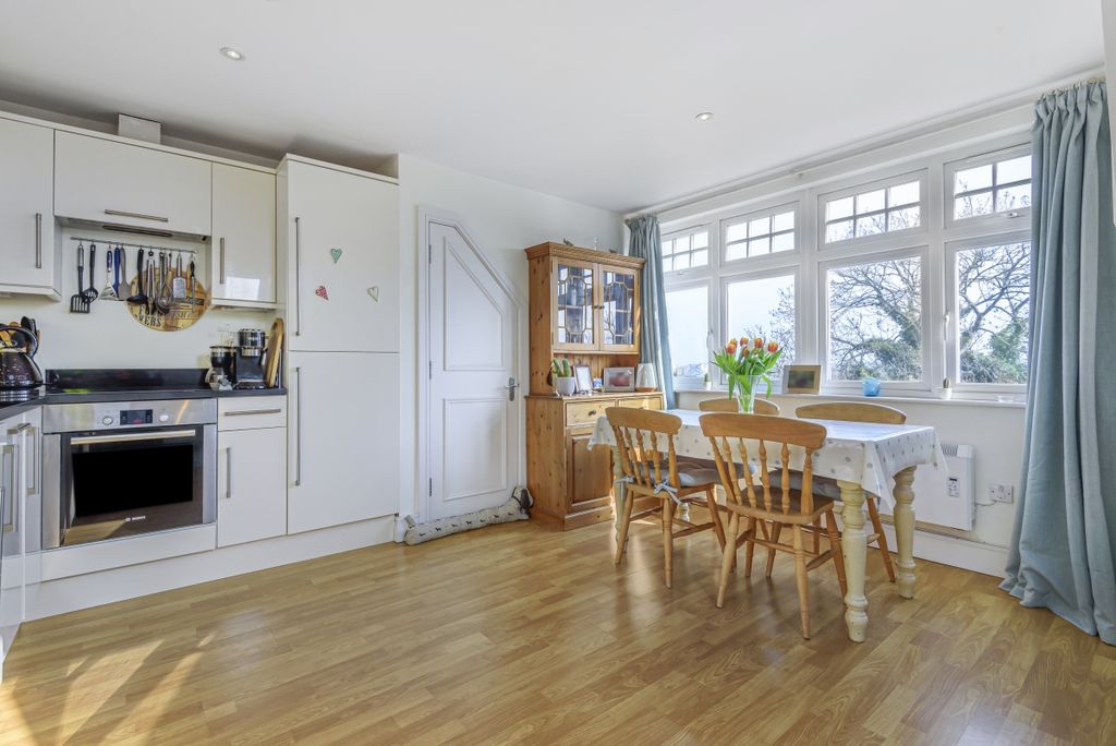 Property photo 2 of 6 827305 (3)