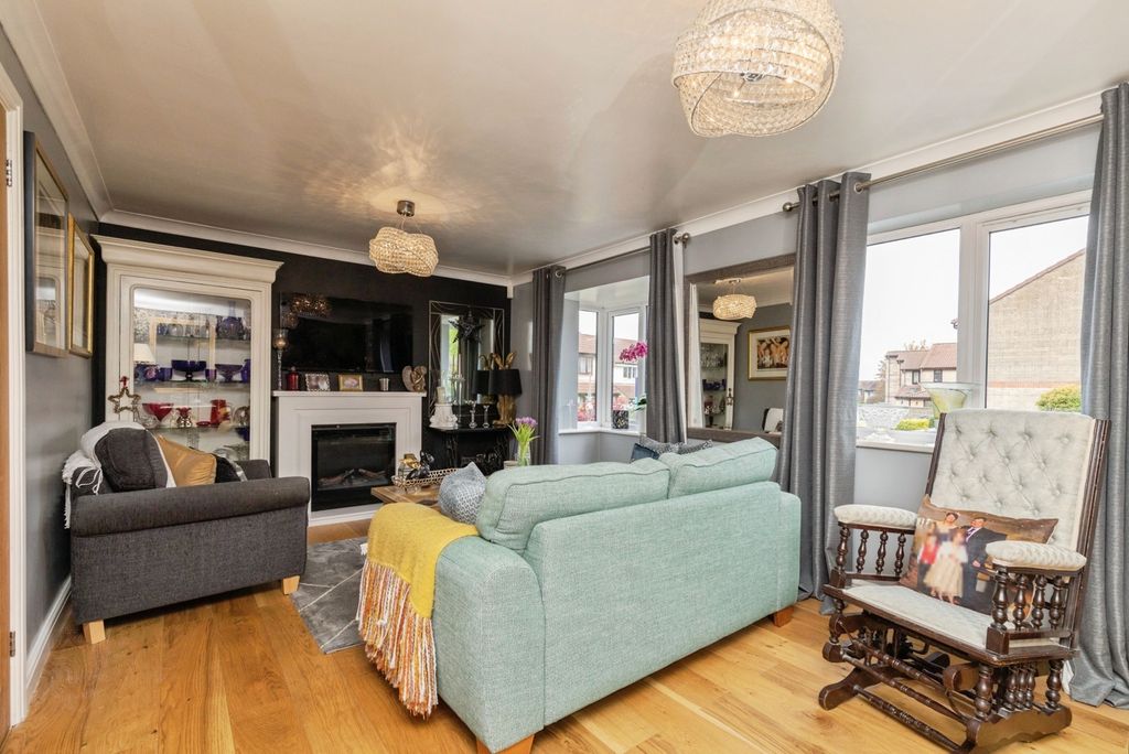 Property photo 3 of 20 Pbox-Img.Jpg