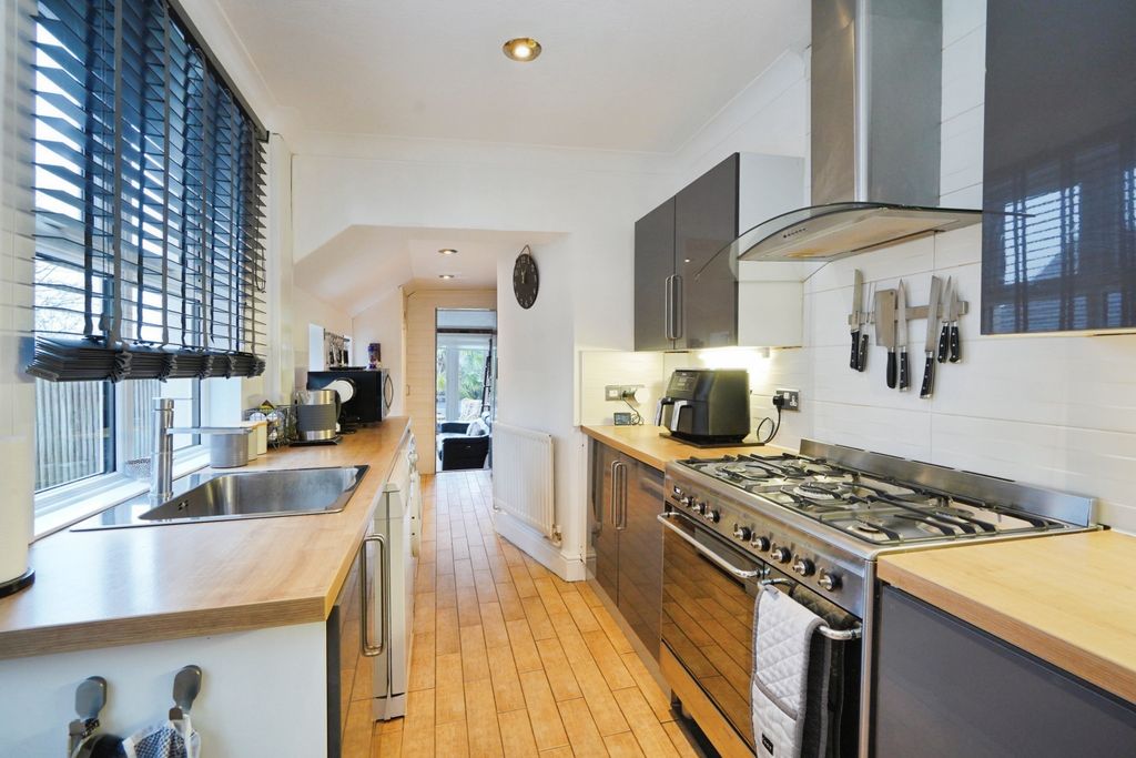 Property photo 2 of 15