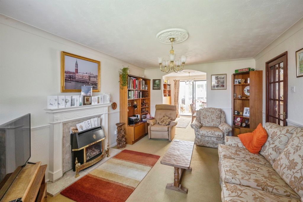 Property photo 2 of 20