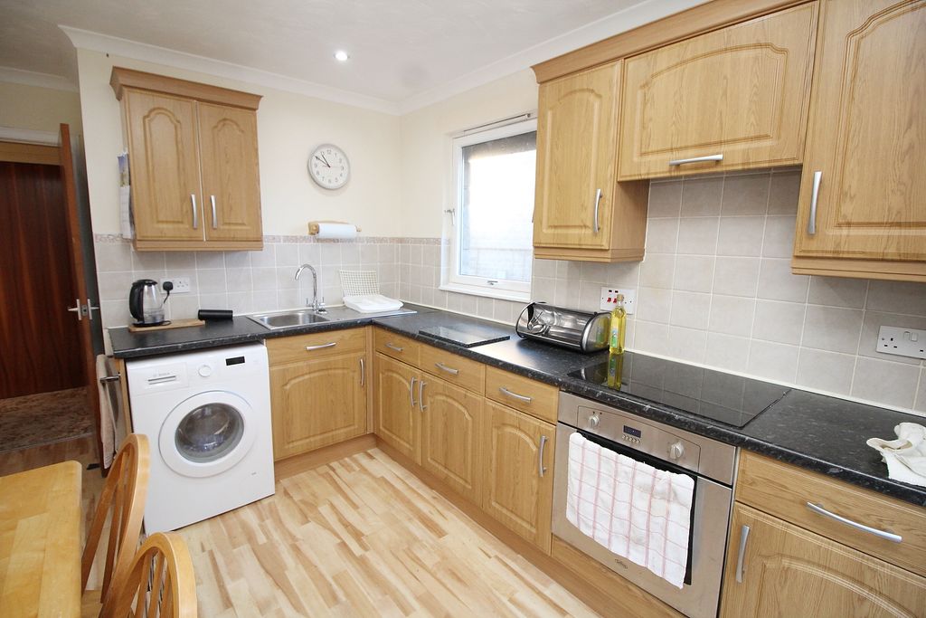 Property photo 3 of 17