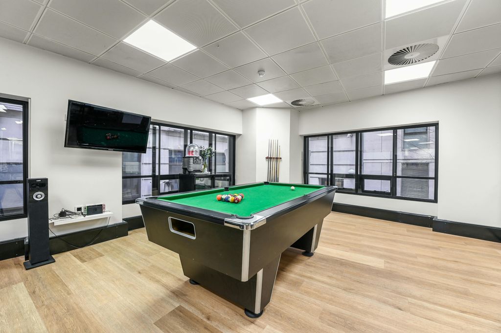 Property photo 2 of 12 Ol-Shb-3Copthallave-19.Jpg