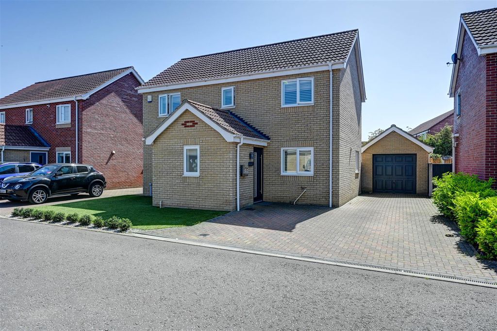 Property photo 1 of 16 Front (7).Jpg
