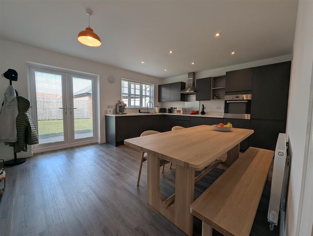 Property photo 2 of 15 Kitchen/Diner