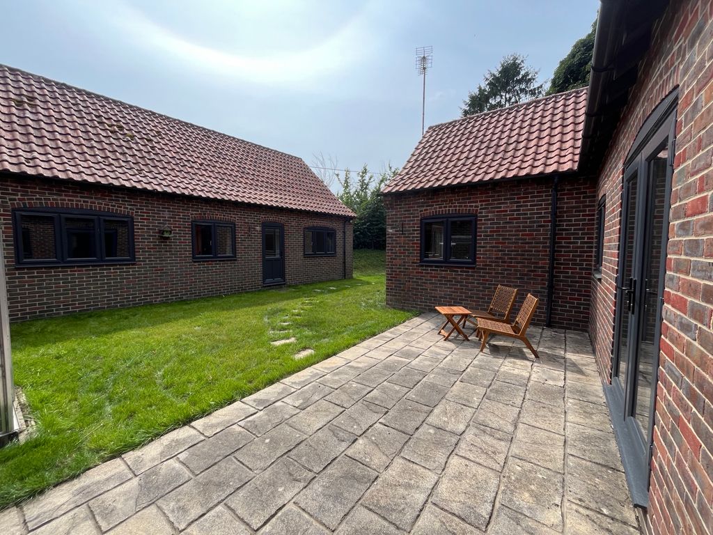 Property photo 2 of 26