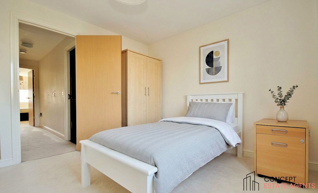Property photo 3 of 11