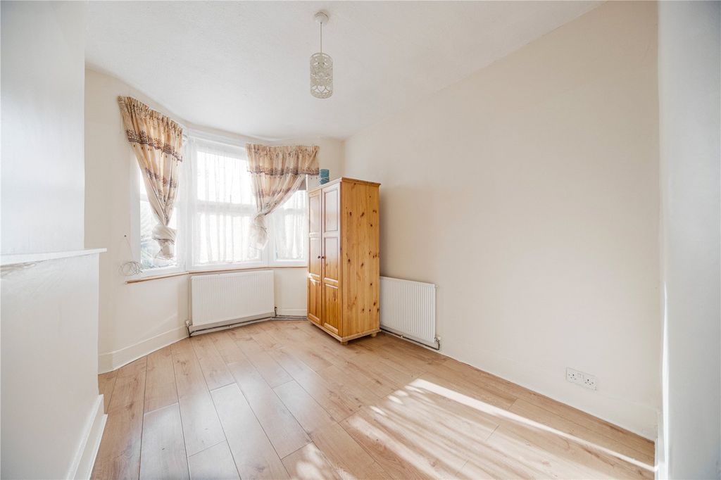 Property photo 3 of 17 Picture No. 12