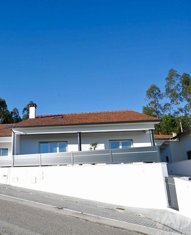 Property photo 2 of 30