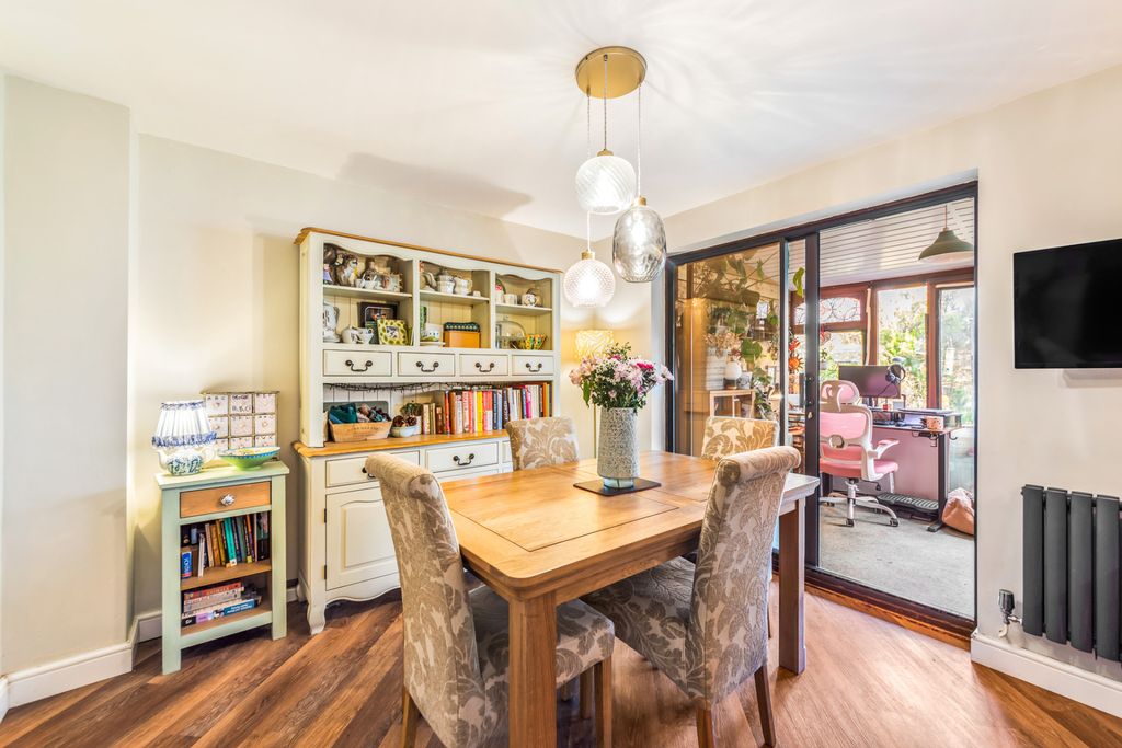 Property photo 3 of 20