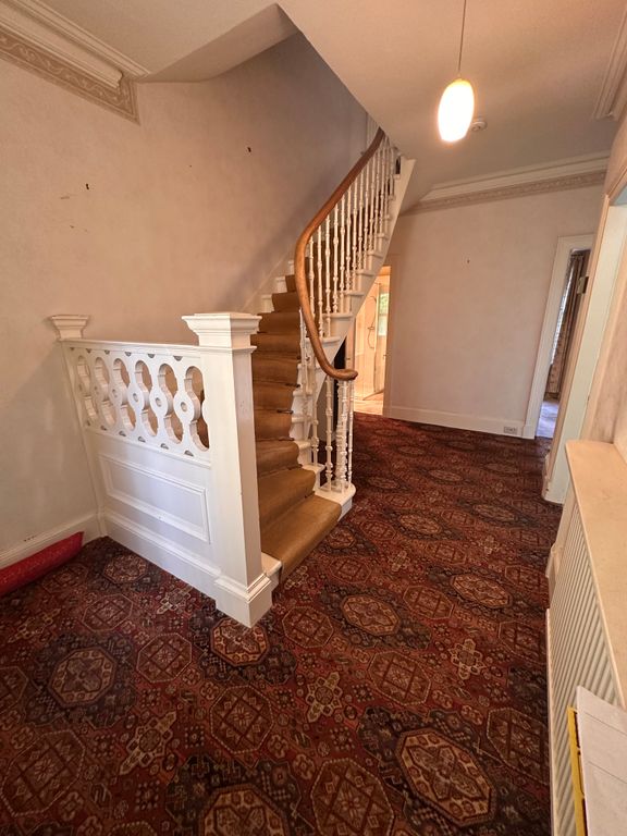 Property photo 3 of 28