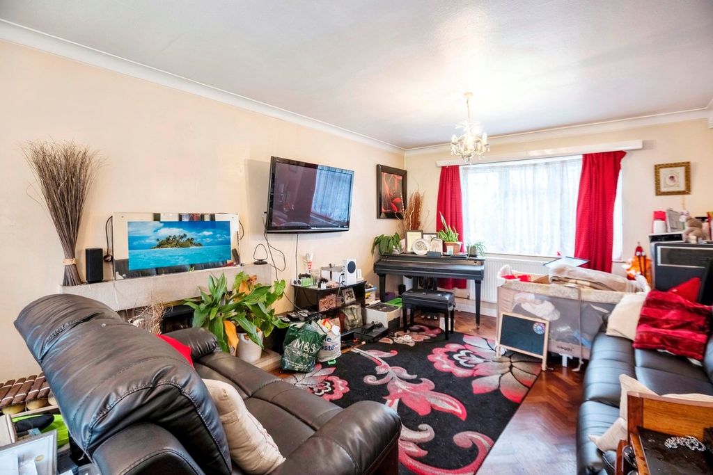 Property photo 2 of 18