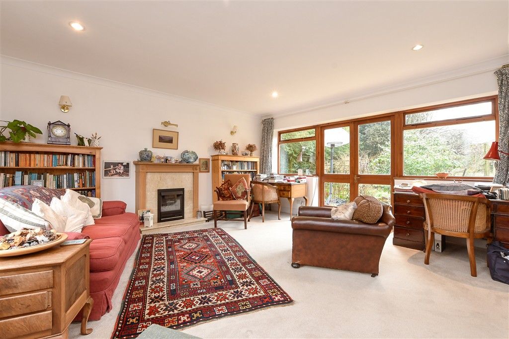 Property photo 3 of 16 Sitting Room