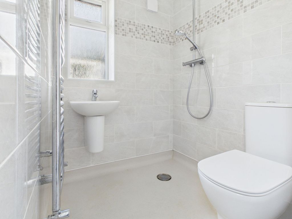 Property photo 3 of 23 Wet Room