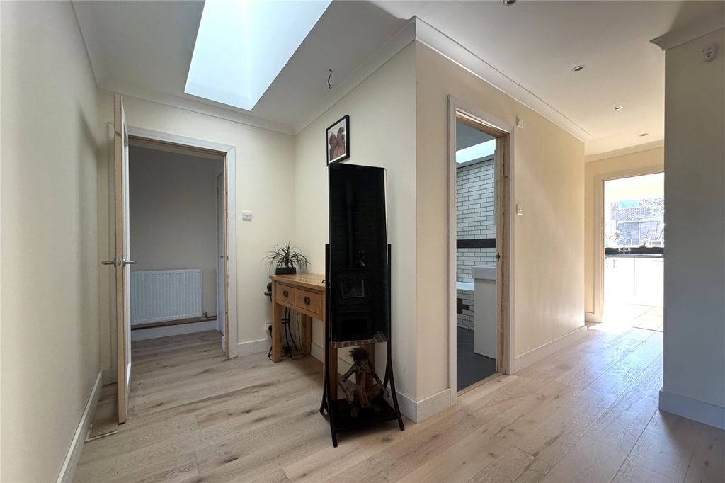 Property photo 2 of 13 Picture No. 14